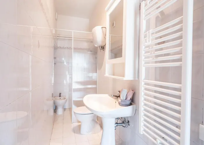 Le Ginestre 10 Apartament *